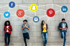 Read more about the article The Art of Connection: Balancing Social Networking with Online Safety