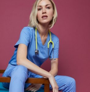 Read more about the article Exploring the Benefits of Choosing Uniform Advantage for Your Medical Team