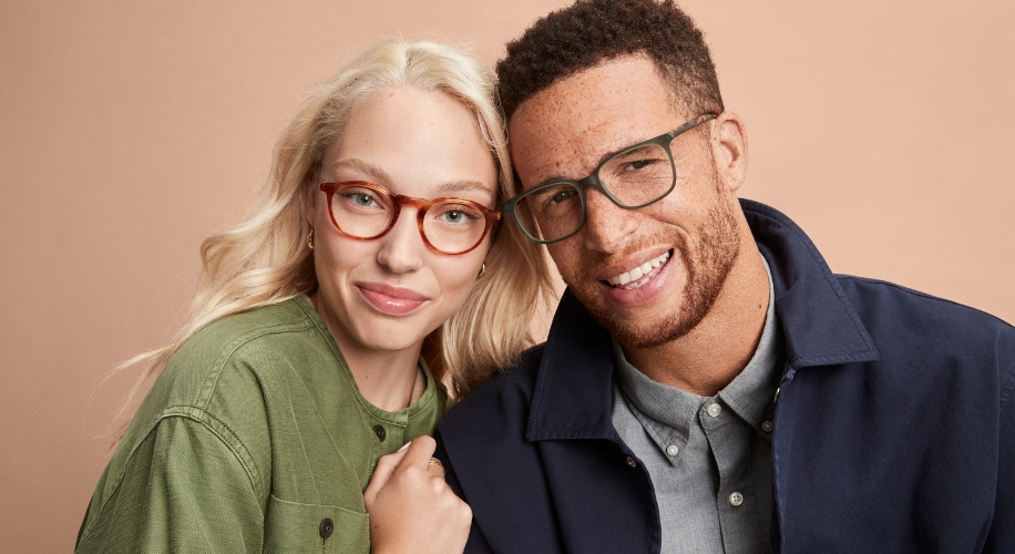 Read more about the article Top 5 Must-Have Designer Glasses for Every Trendsetter